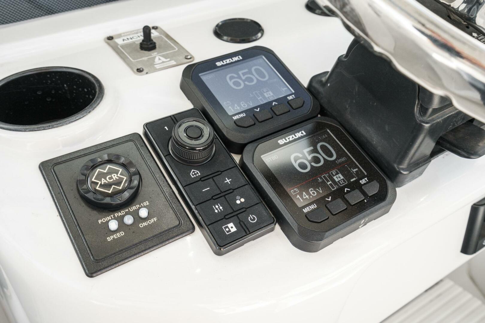 THIS CAT S FISHING 26ft Glacier Bay Yacht For Sale