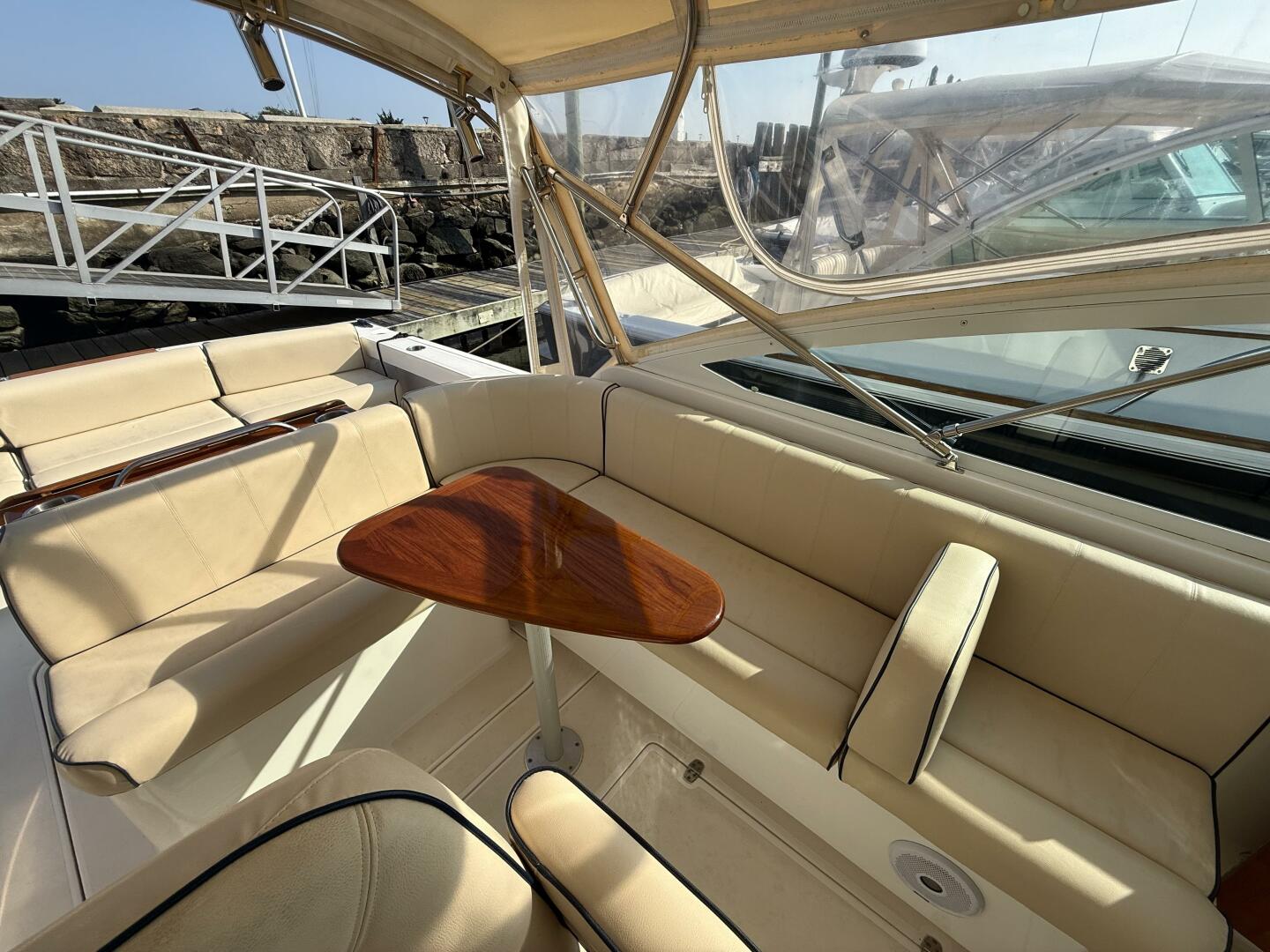 Summer Salt  29ft Hunt Yachts Yacht For Sale