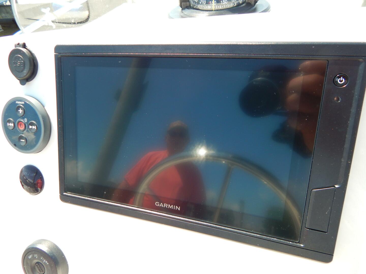 Czech Mate 19ft Boston Whaler Yacht For Sale