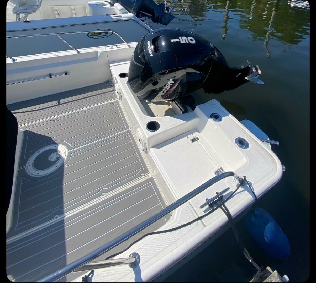 Czech Mate 19ft Boston Whaler Yacht For Sale