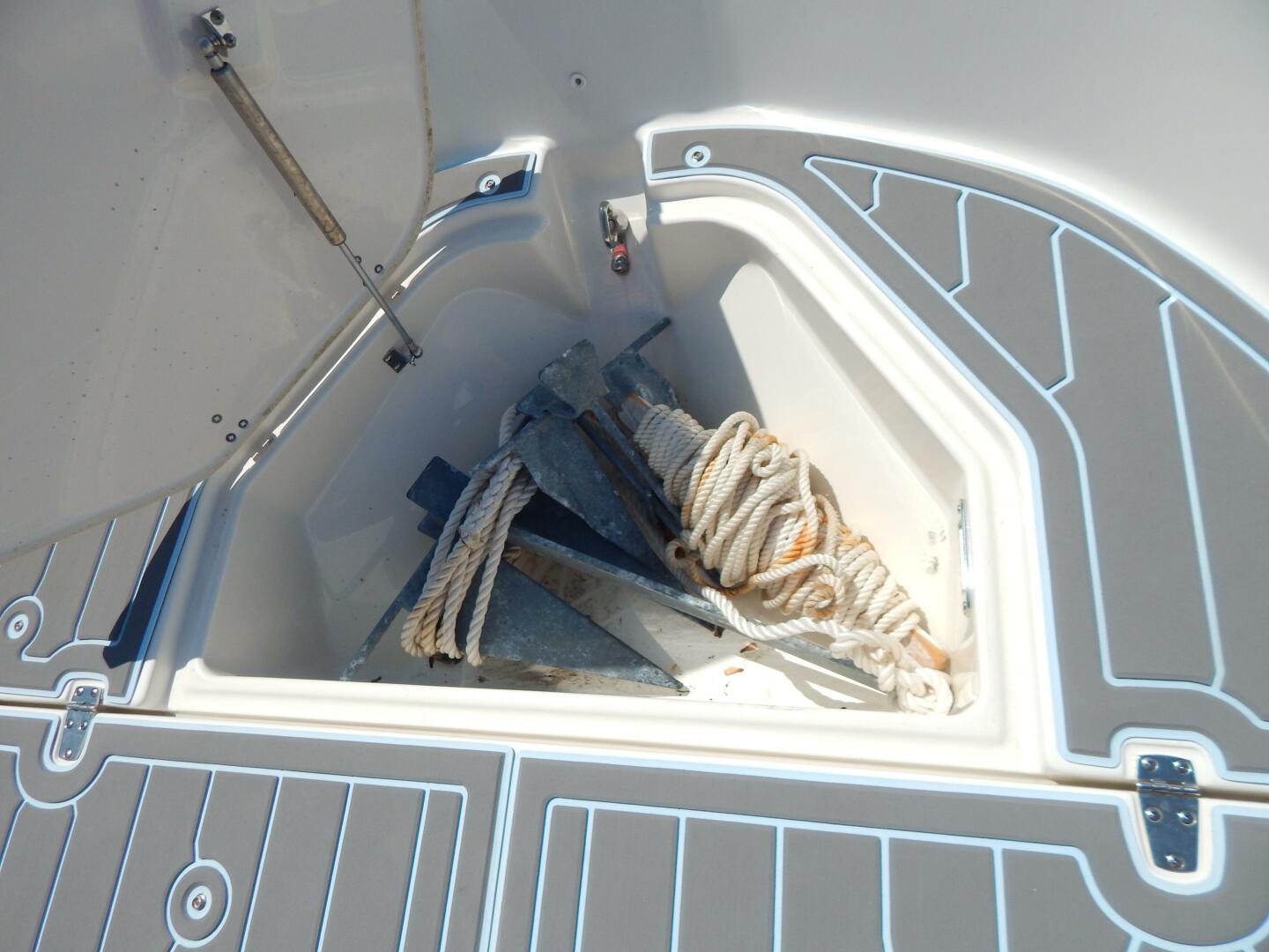 Czech Mate 19ft Boston Whaler Yacht For Sale