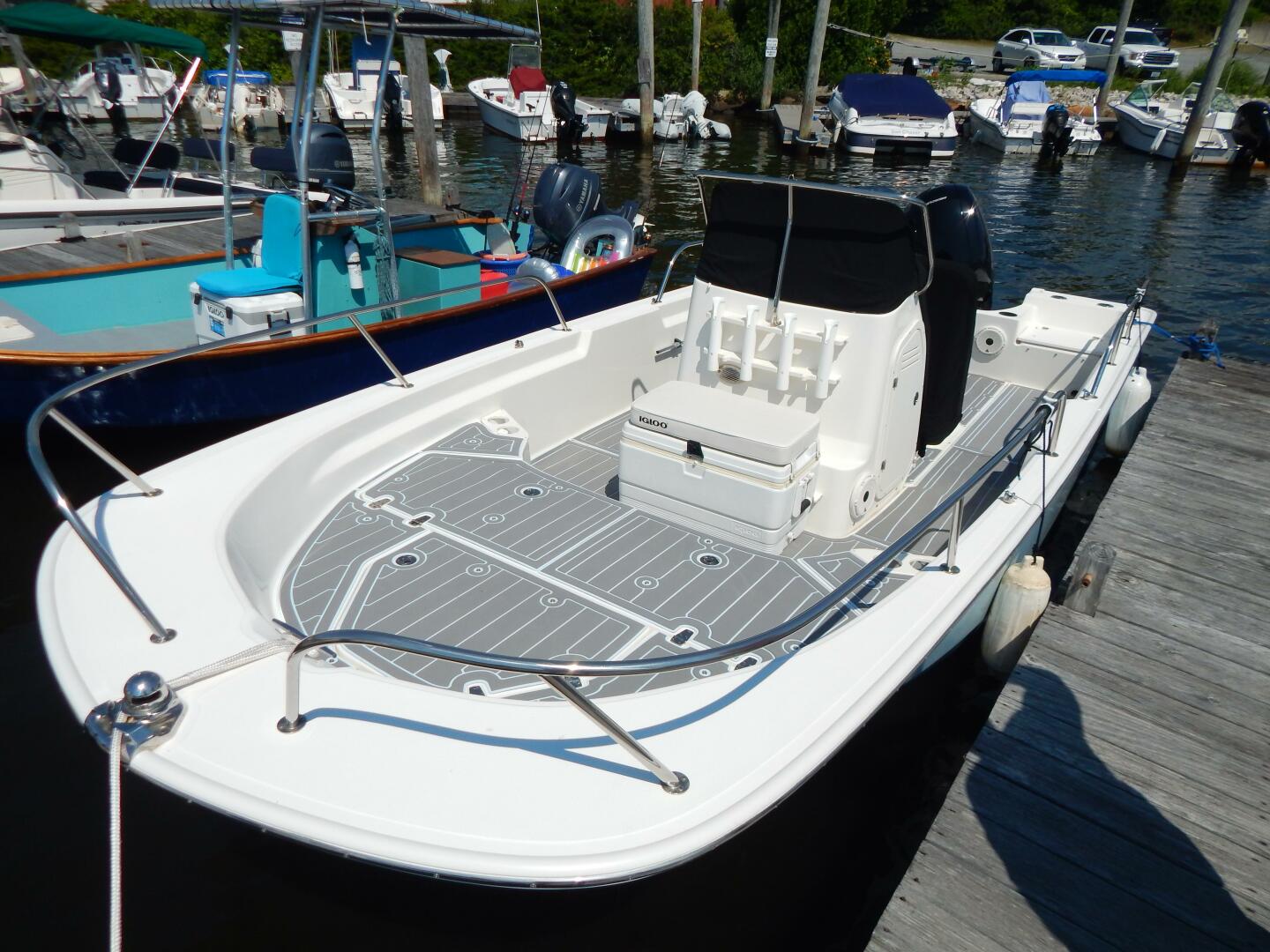 Czech Mate 19ft Boston Whaler Yacht For Sale