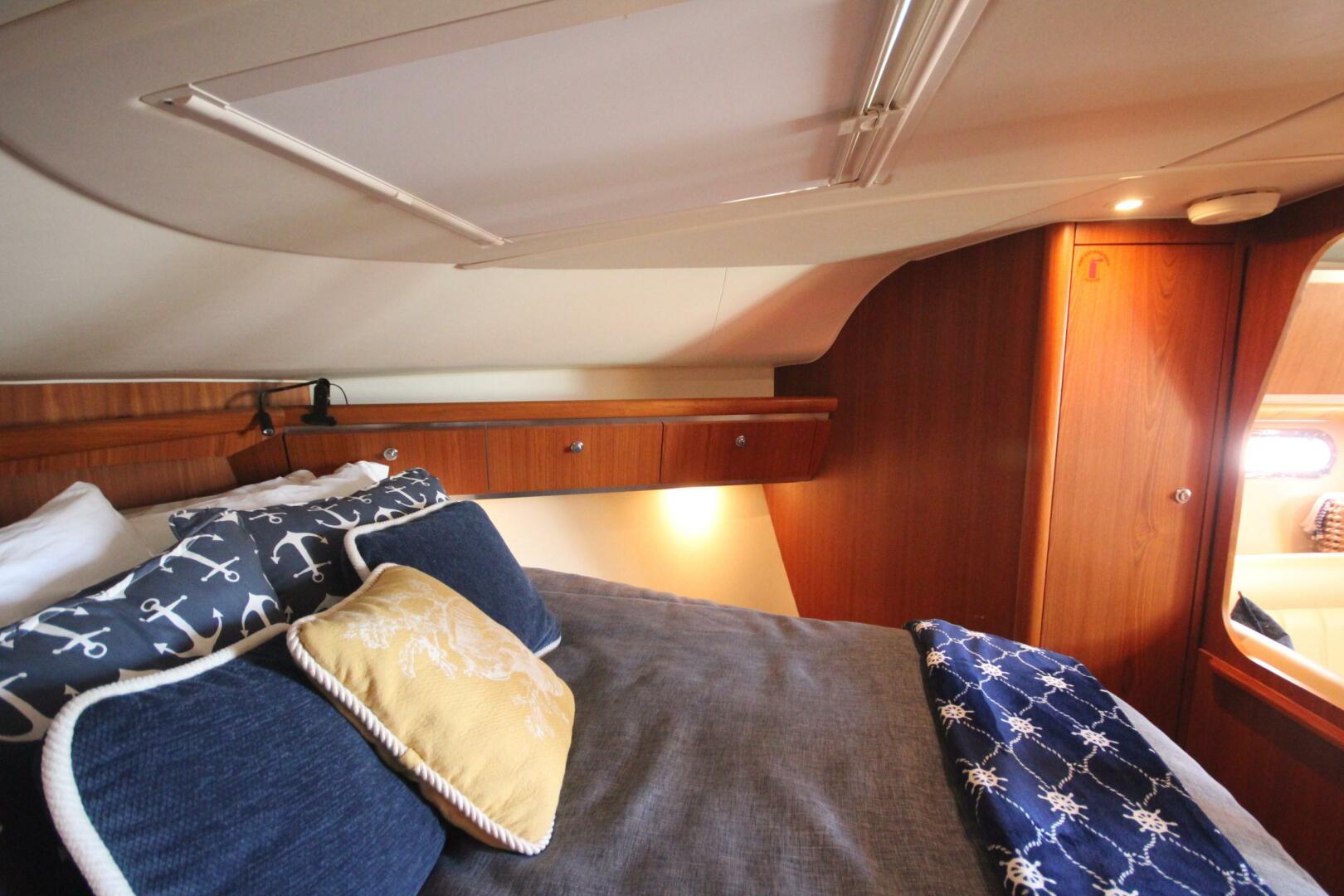 Our Cottage III 36ft Tiara Yachts Yacht For Sale