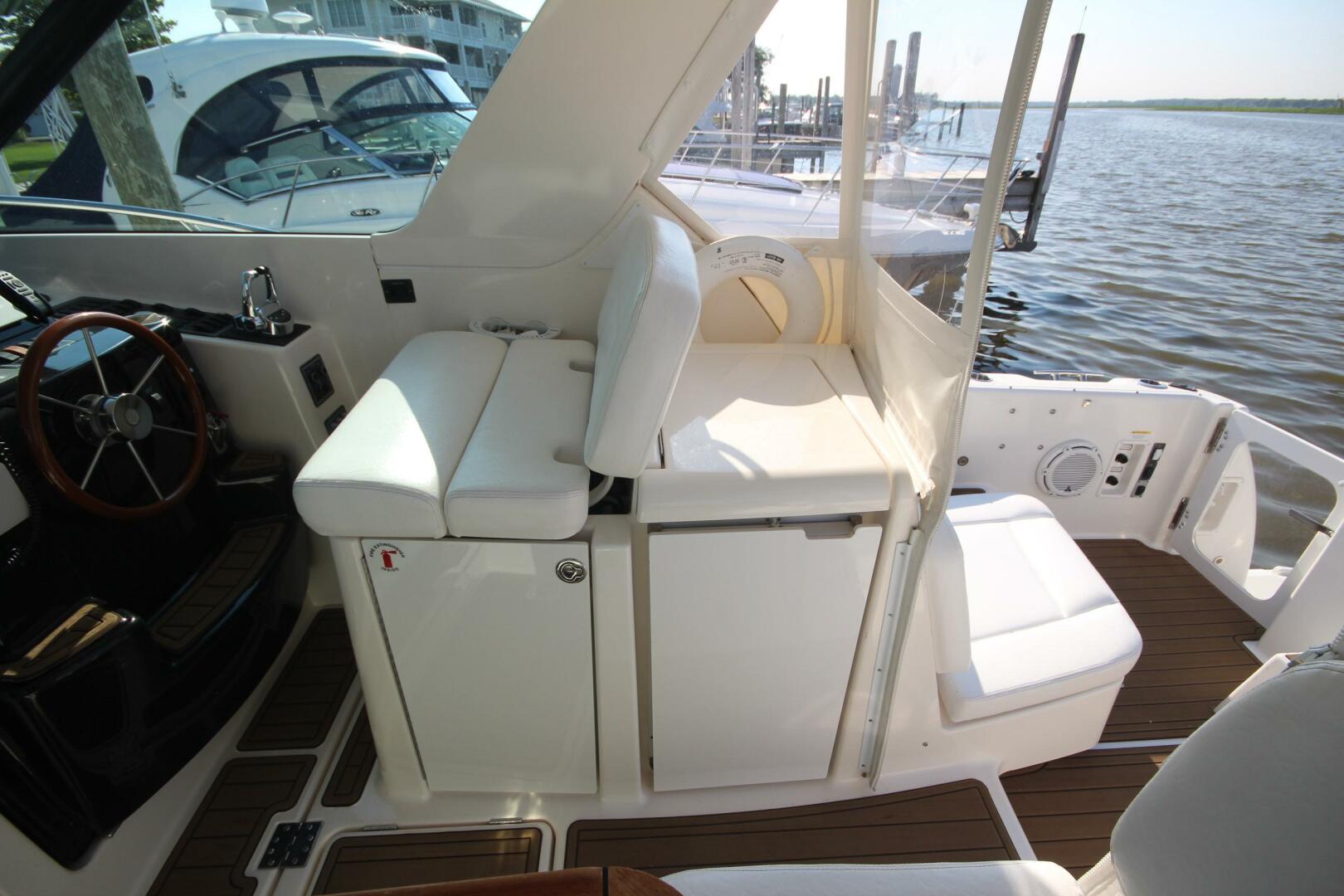 Our Cottage III 36ft Tiara Yachts Yacht For Sale