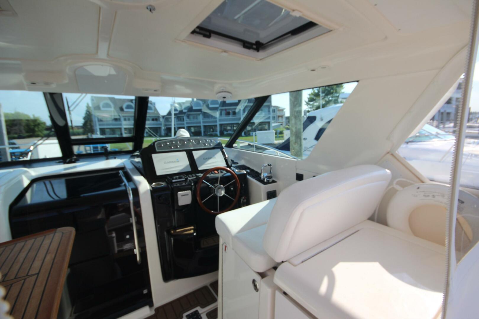 Our Cottage III 36ft Tiara Yachts Yacht For Sale