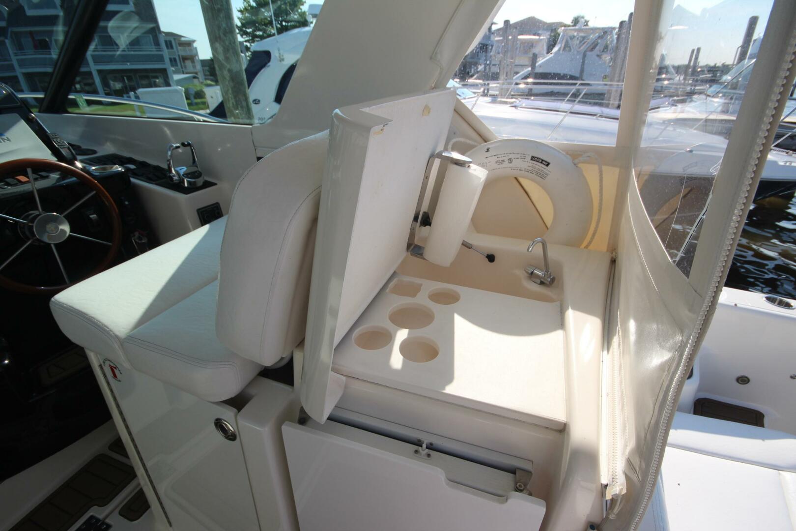 Our Cottage III 36ft Tiara Yachts Yacht For Sale