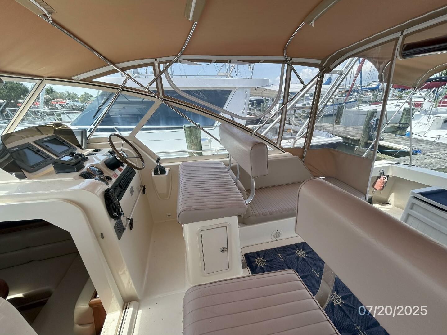34' Mainship upper deck starboard