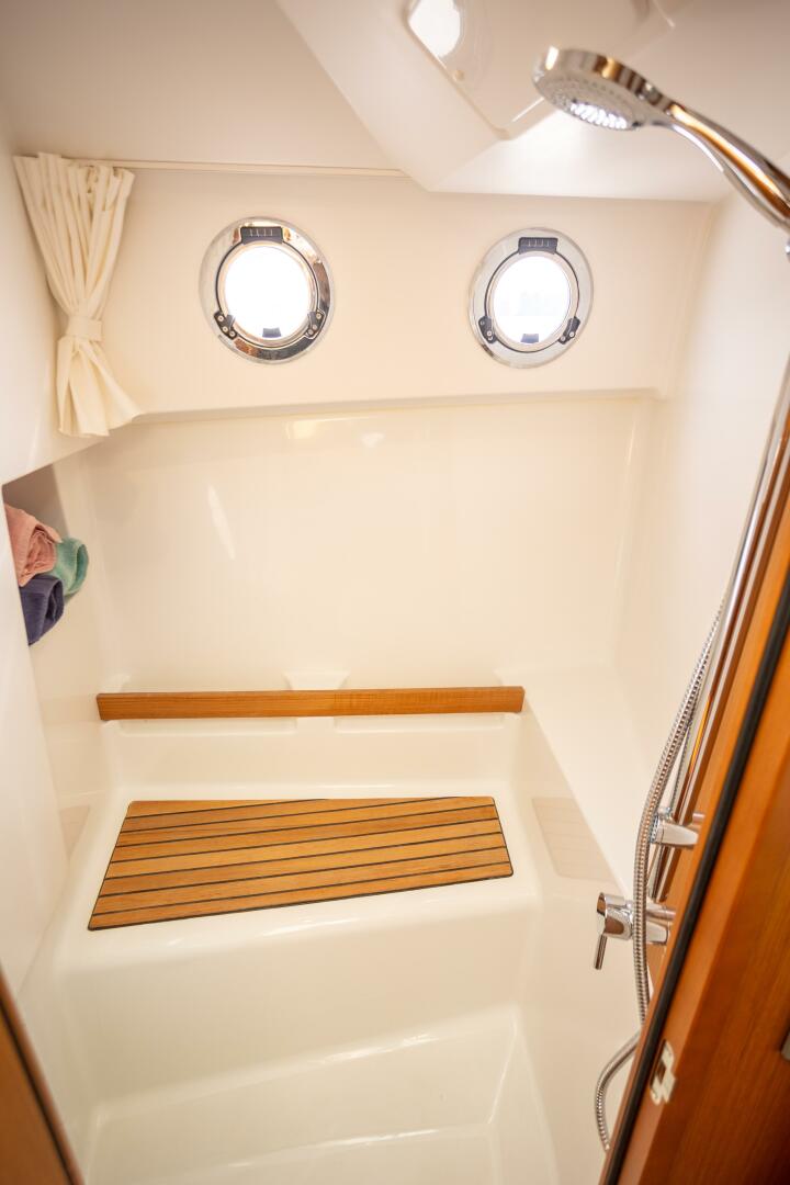 Everything Is Fine 30ft Beneteau Yacht For Sale