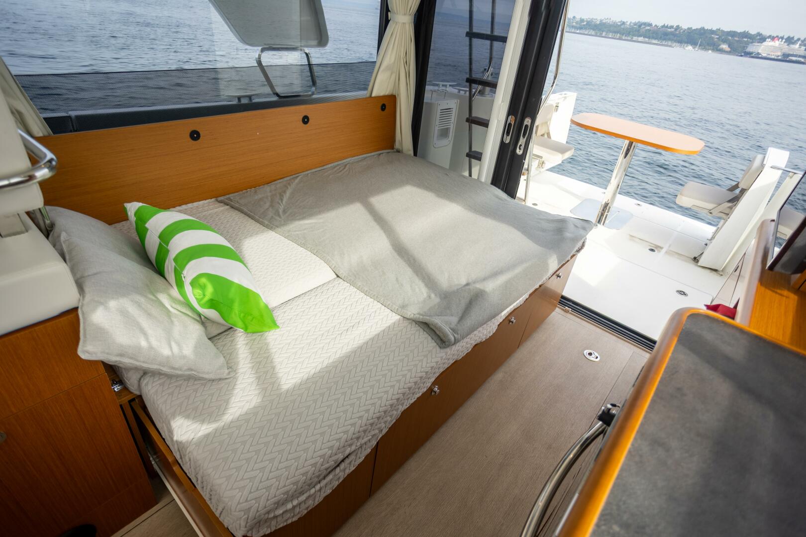 Everything Is Fine 30ft Beneteau Yacht For Sale