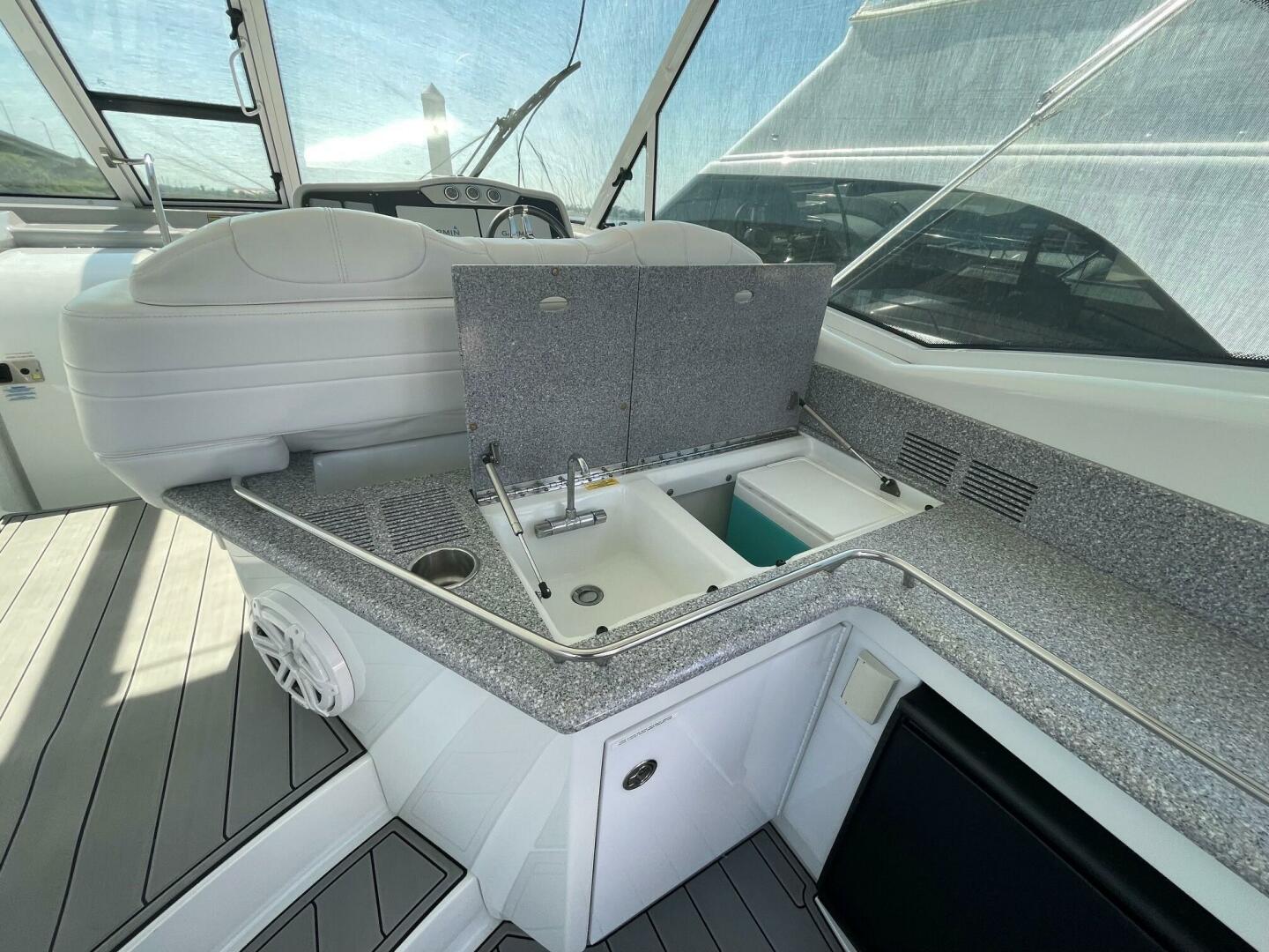 Formula 45 Yacht BenThere- Cockpit Entertaining