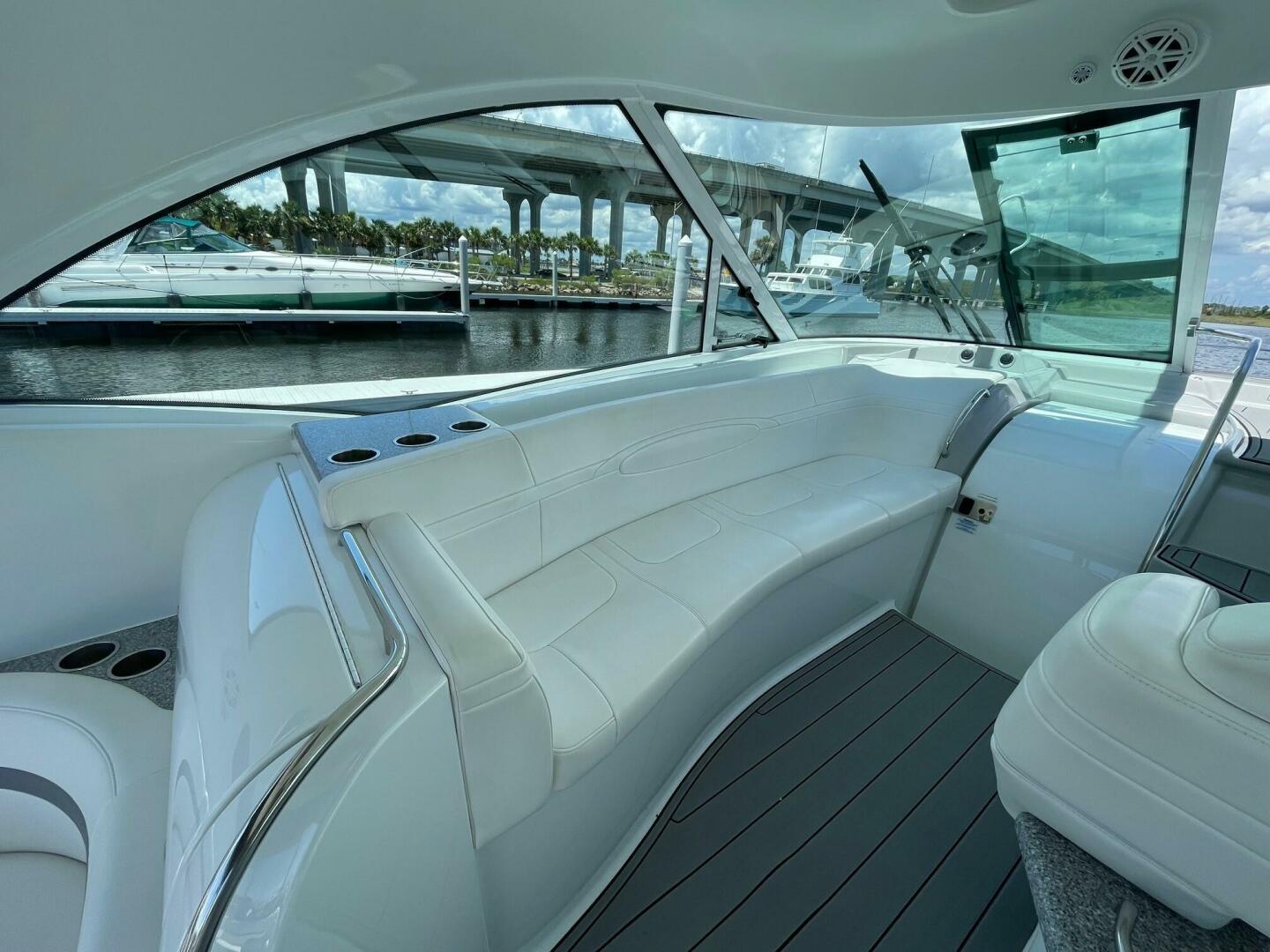 Formula 45 Yacht BenThere- Seating