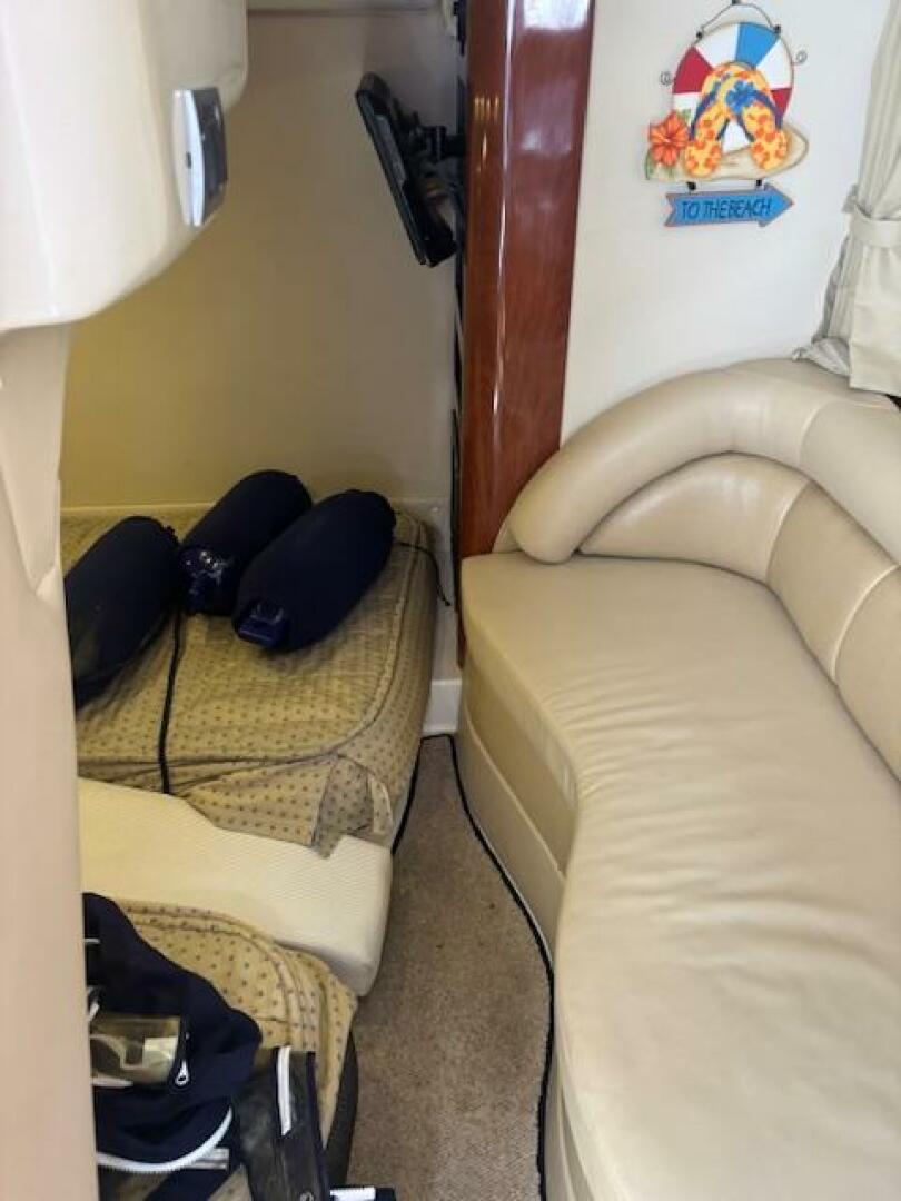 Interior cabin of a 2007 Monterey 350 Sport Yacht with cozy 