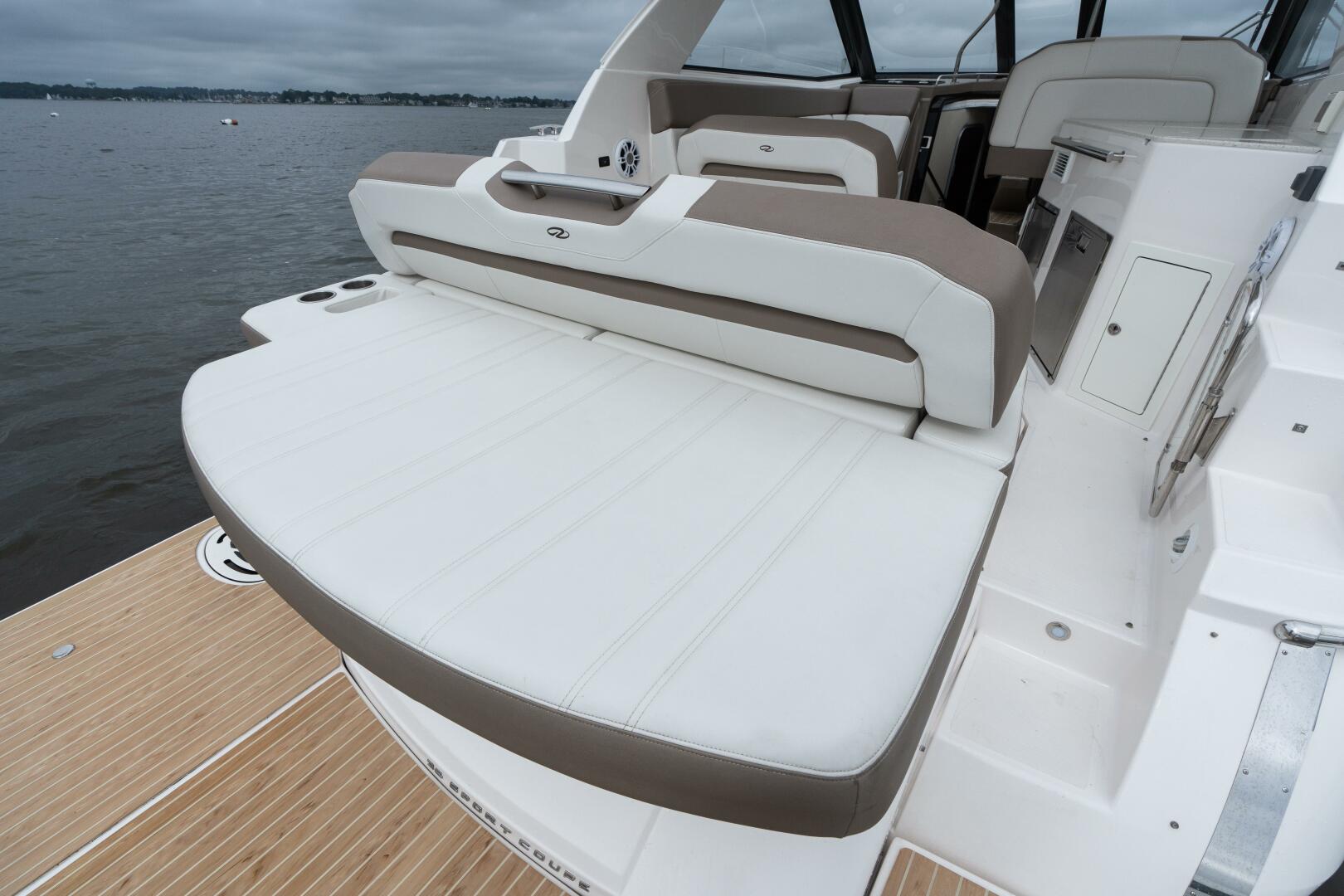 35ft Regal Yacht For Sale