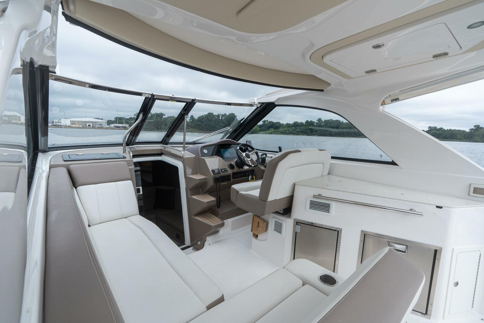 35ft Regal Yacht For Sale