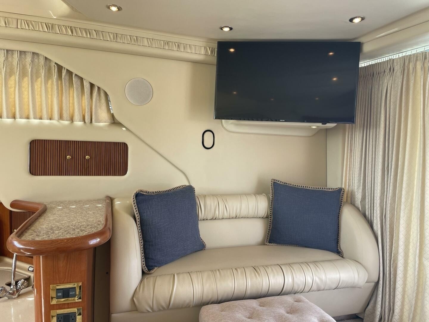 Music Man 41ft Sea Ray Yacht For Sale Music Man 41ft Sea Ray Yacht For Sale