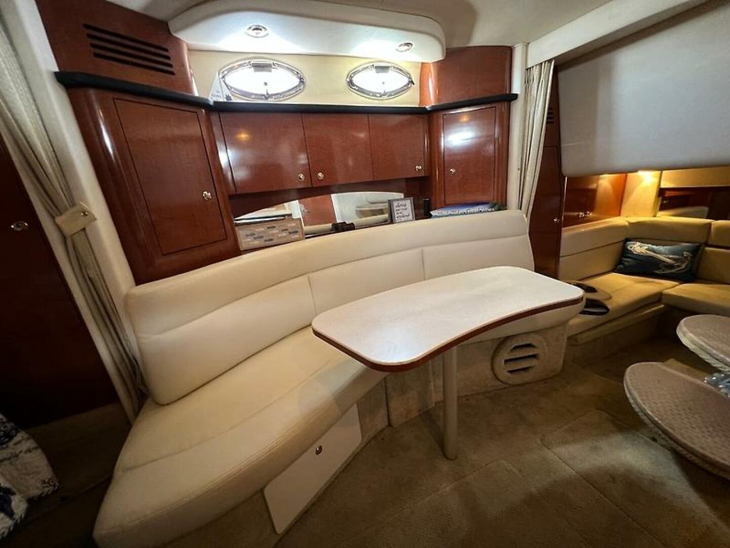 WE RE OFF ON AN ADVENTURE 32ft Sea Ray Yacht For Sale