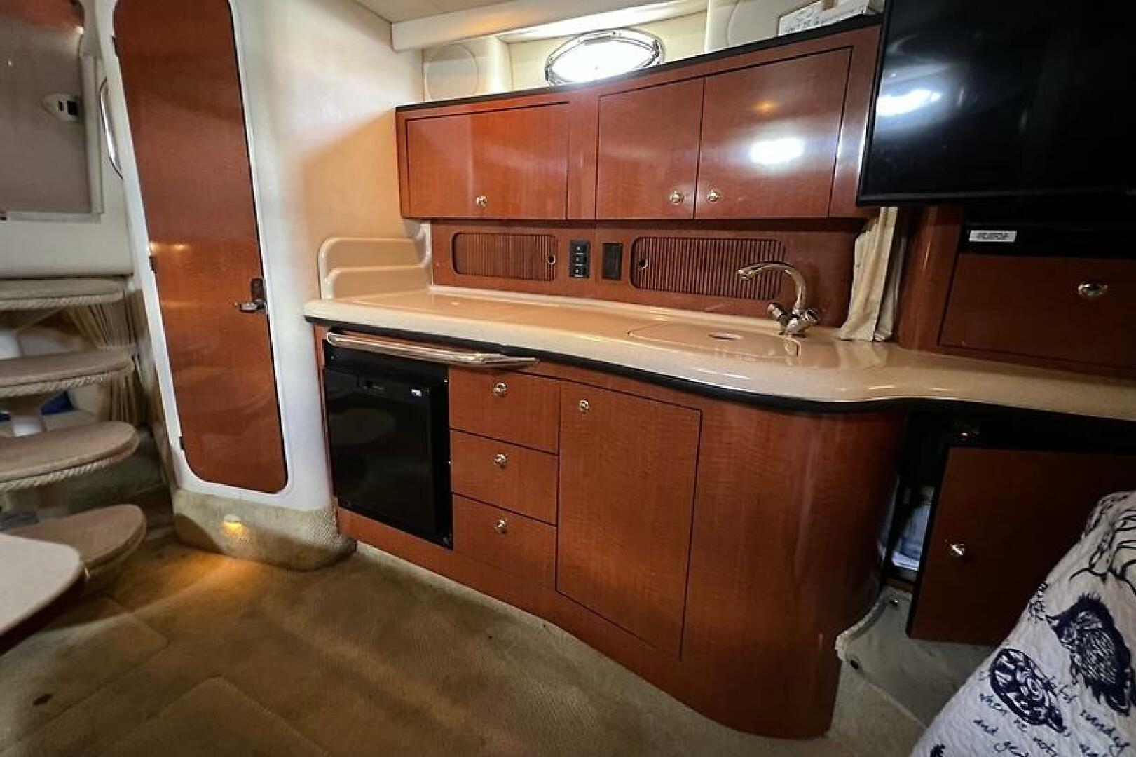 WE RE OFF ON AN ADVENTURE 32ft Sea Ray Yacht For Sale
