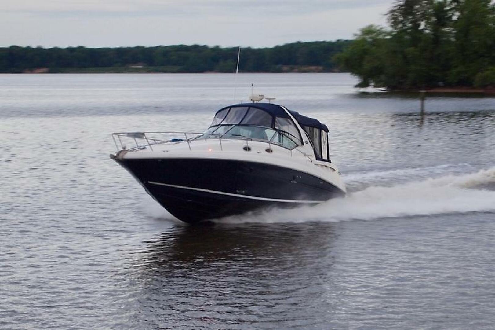 WE RE OFF ON AN ADVENTURE 32ft Sea Ray Yacht For Sale