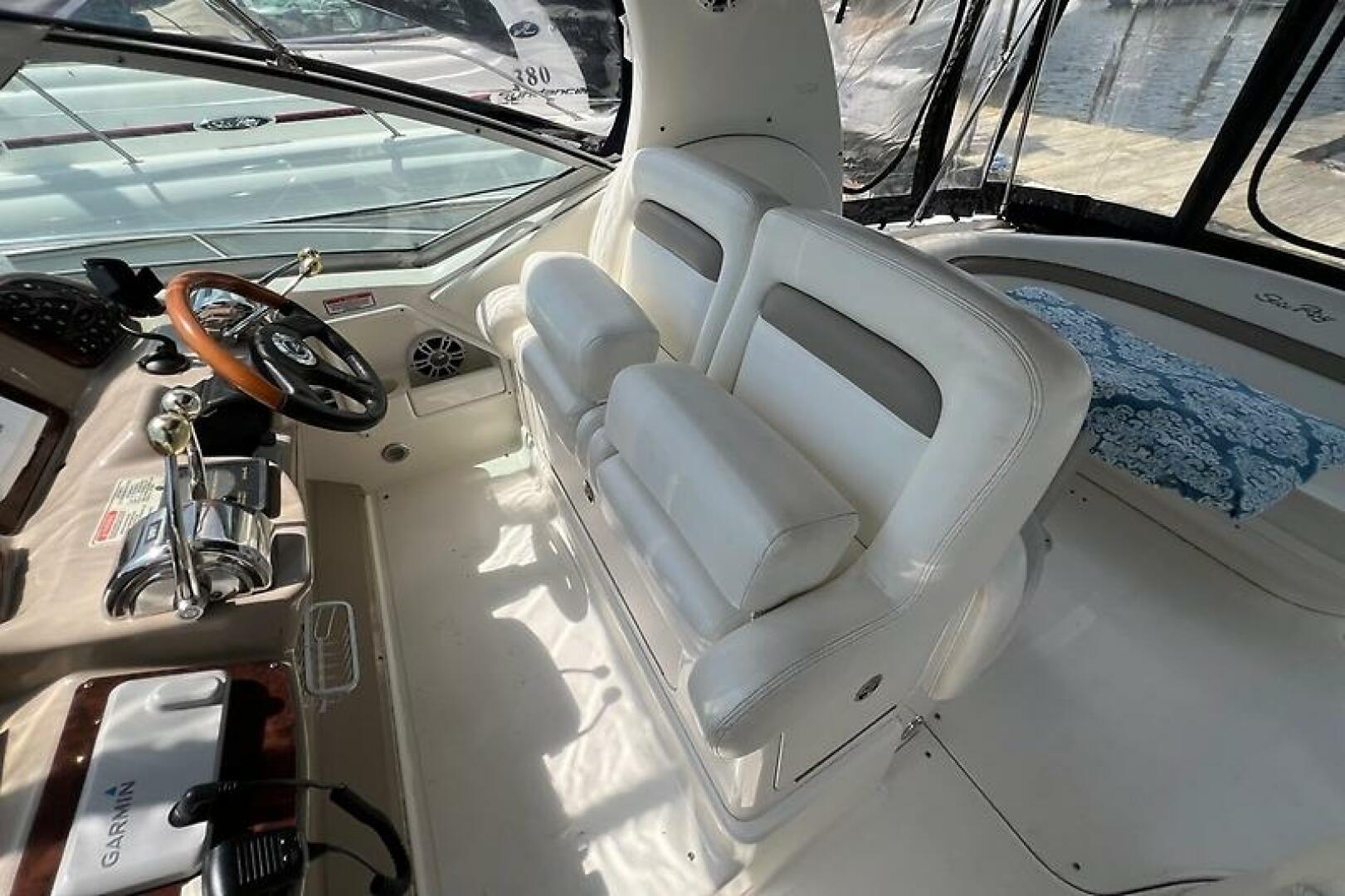 WE RE OFF ON AN ADVENTURE 32ft Sea Ray Yacht For Sale