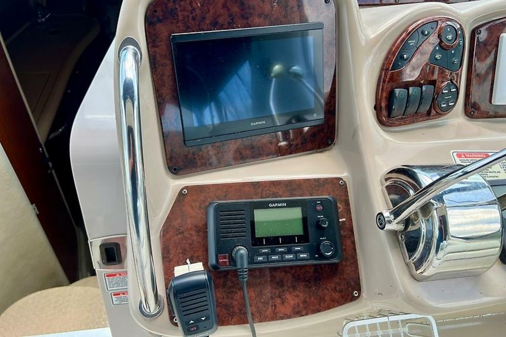 WE RE OFF ON AN ADVENTURE 32ft Sea Ray Yacht For Sale