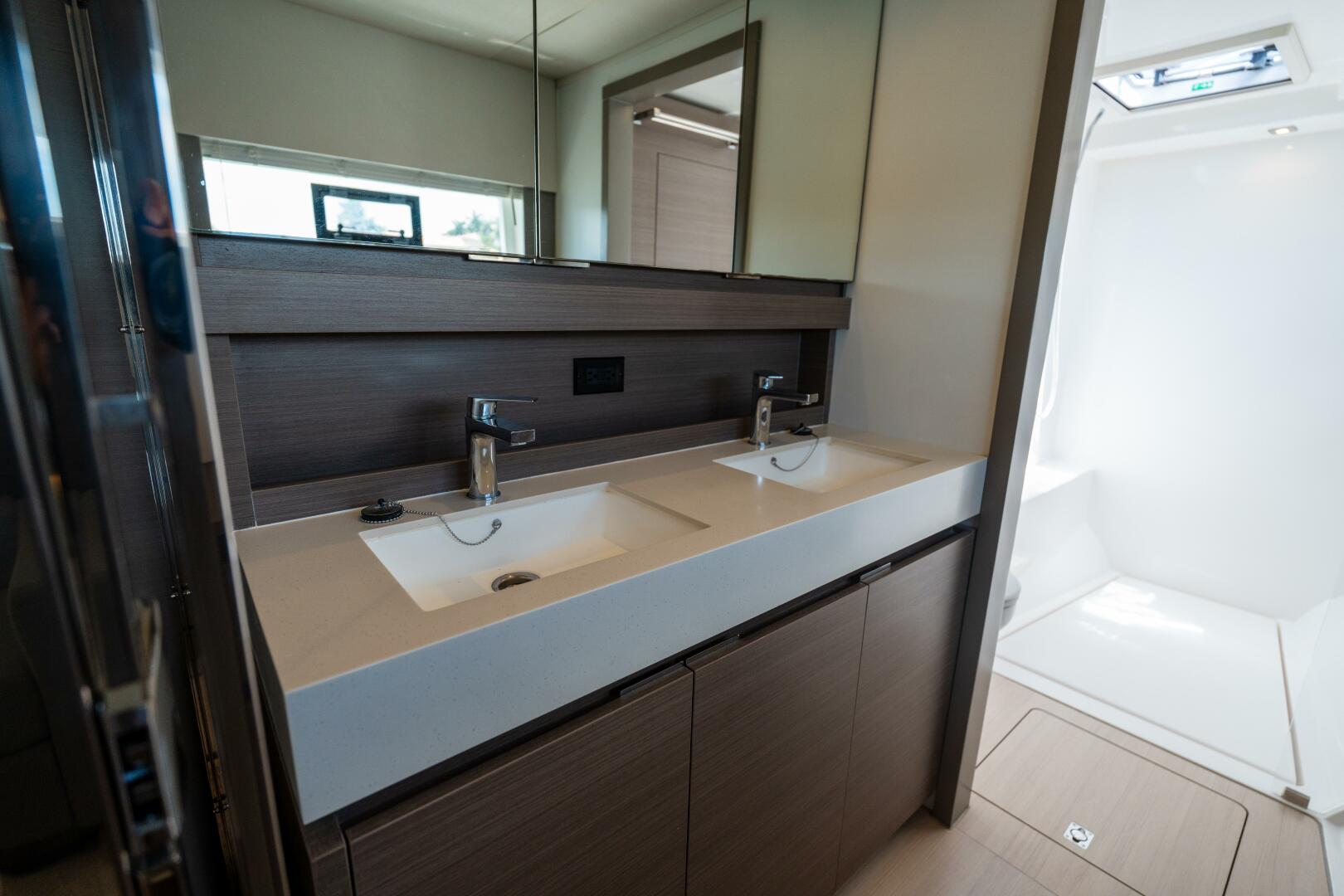 Breathe 53ft Robertson  amp  Caine Yacht For Sale