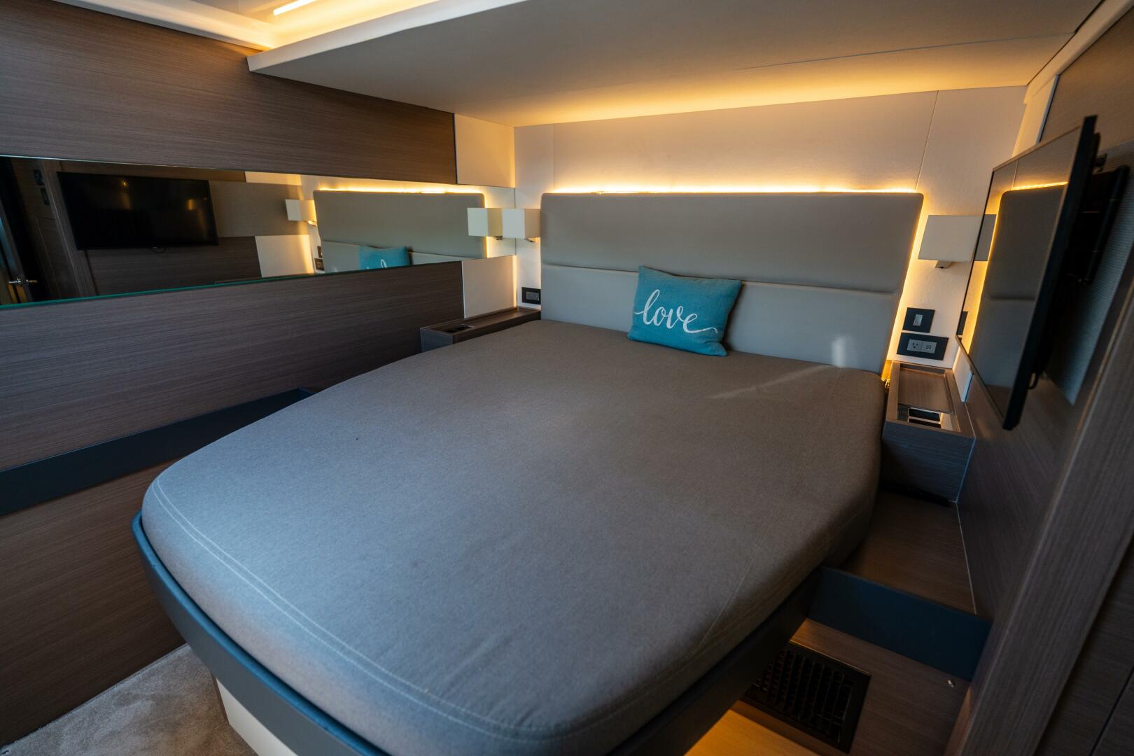 Breathe 53ft Robertson  amp  Caine Yacht For Sale