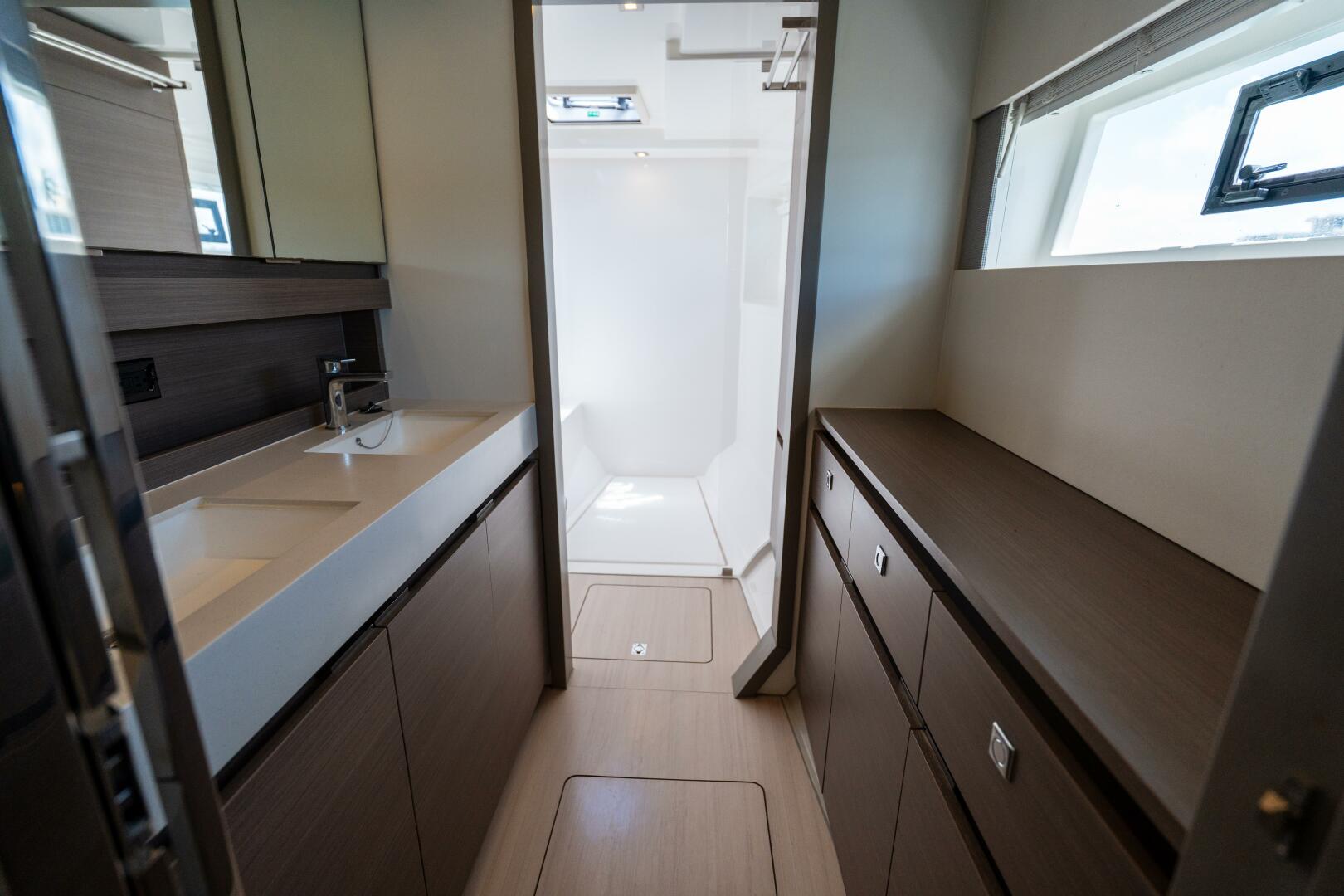 Breathe 53ft Robertson  amp  Caine Yacht For Sale