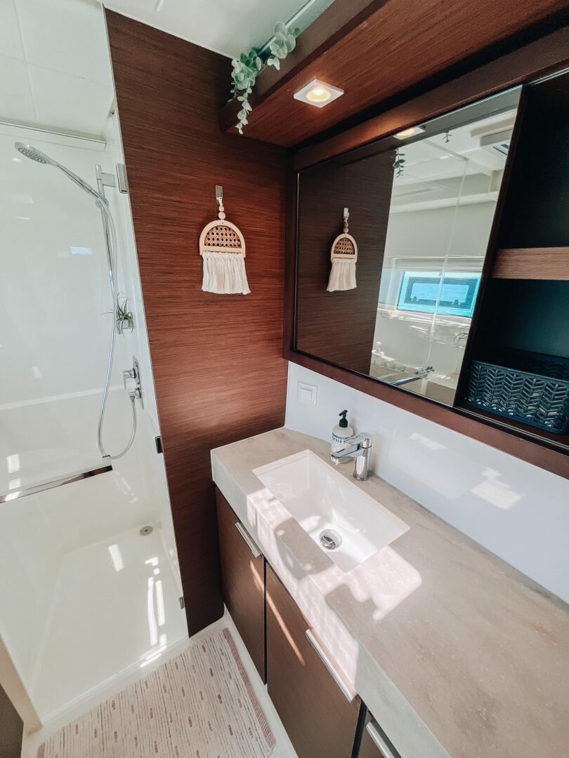 40ft Lagoon Yacht For Sale