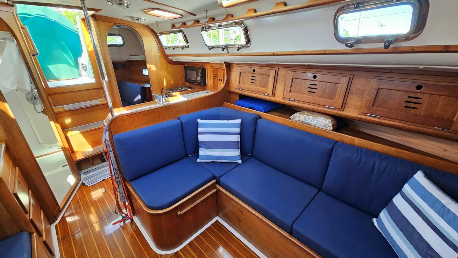 35ft Freedom Yacht For Sale