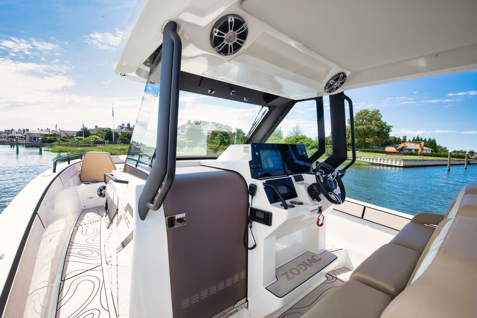 33ft Zodiac Yacht For Sale