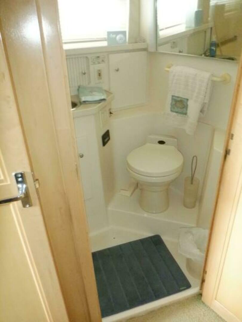 Y Knot 35ft Carver Yacht For Sale