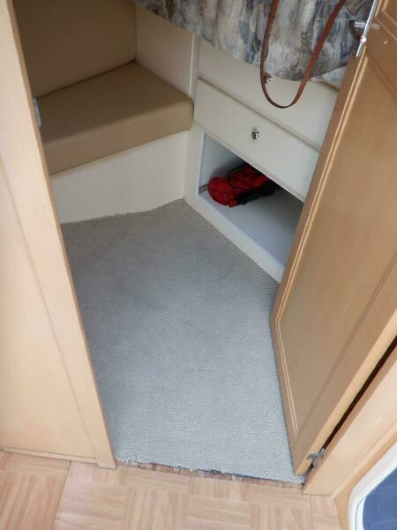 Y Knot 35ft Carver Yacht For Sale