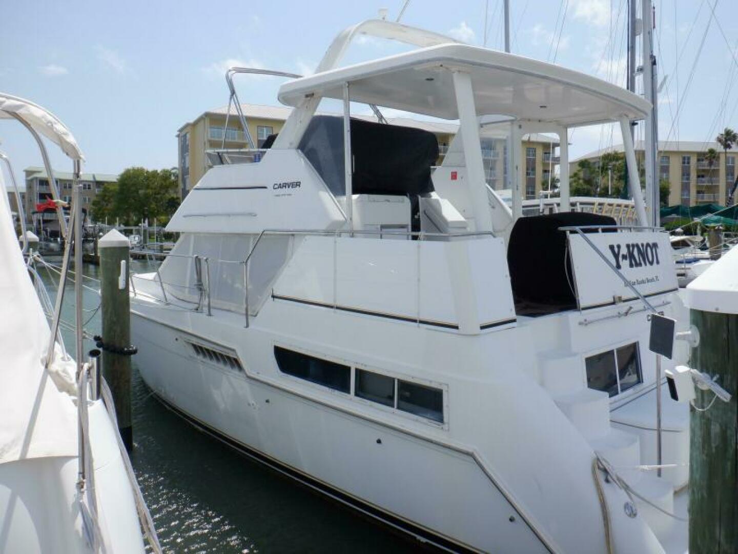 Y Knot 35ft Carver Yacht For Sale