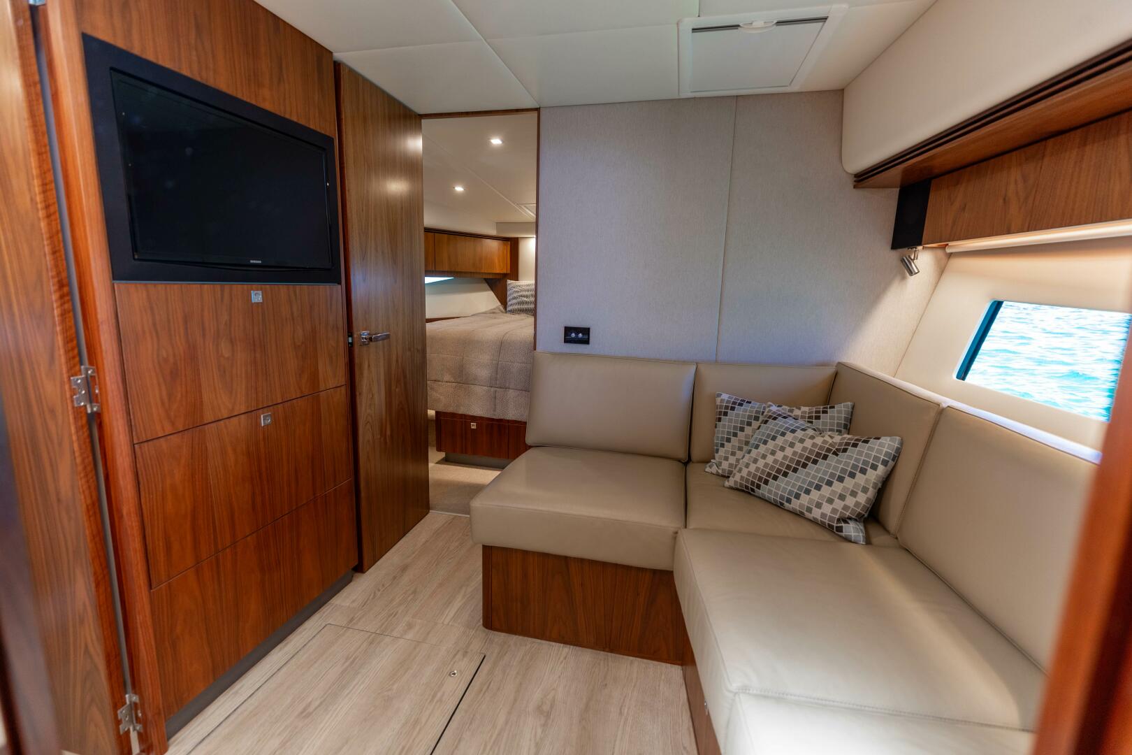 Runaway Island 48ft Riviera Yacht For Sale
