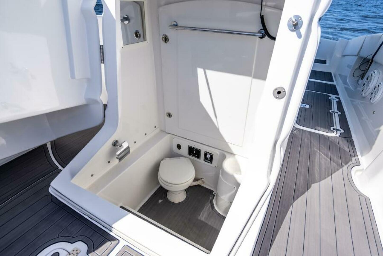 34ft Midnight Express Yacht For Sale