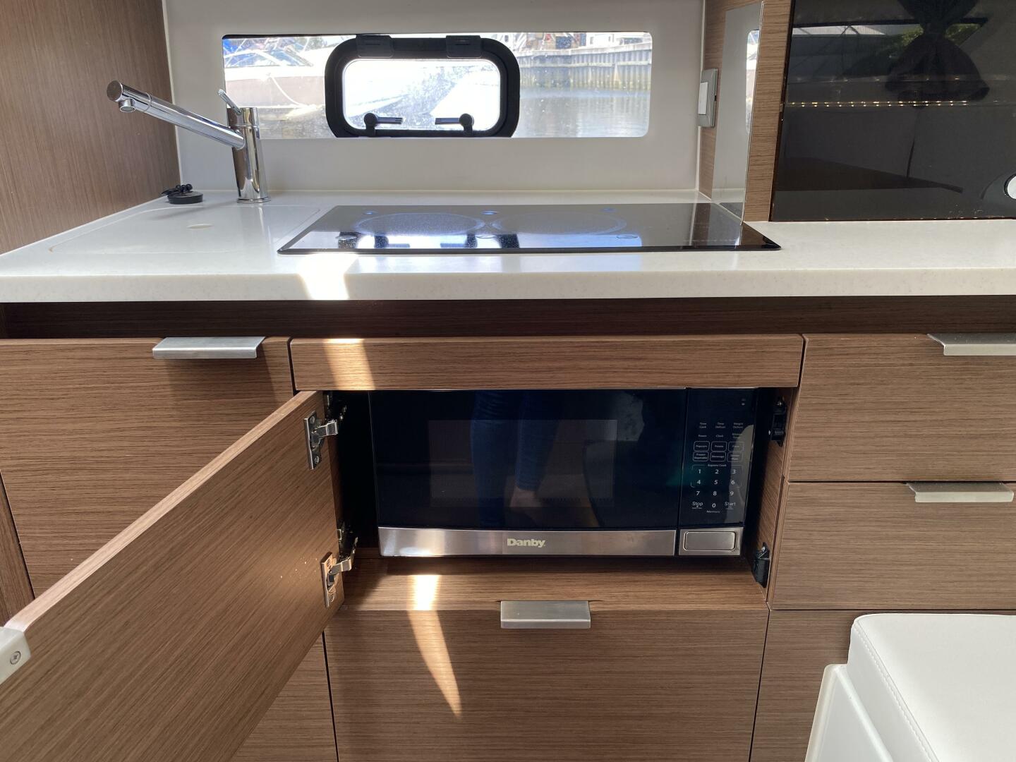 Rosie 3 35ft Jeanneau Yacht For Sale