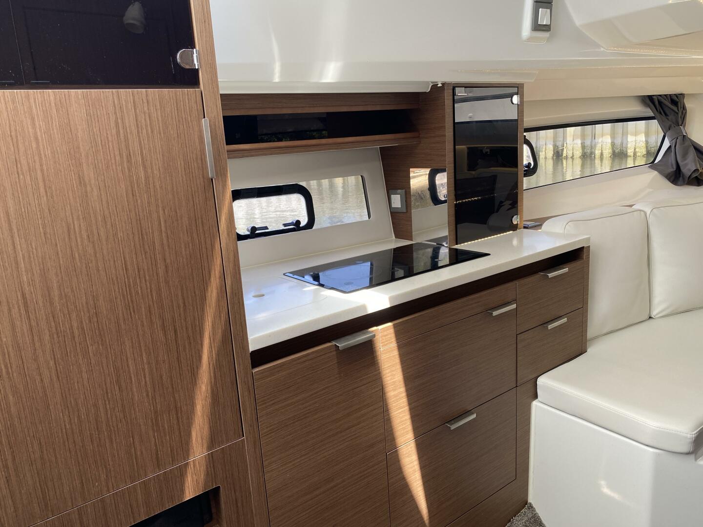Rosie 3 35ft Jeanneau Yacht For Sale