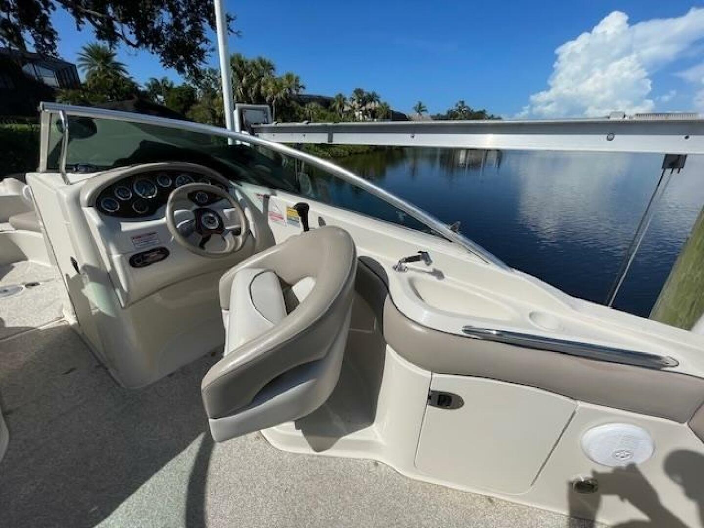 22ft Sea Ray Yacht For Sale