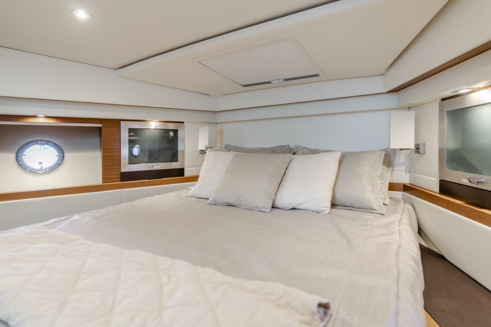 CHAPTER THREE 44ft Tiara Yachts Yacht For Sale