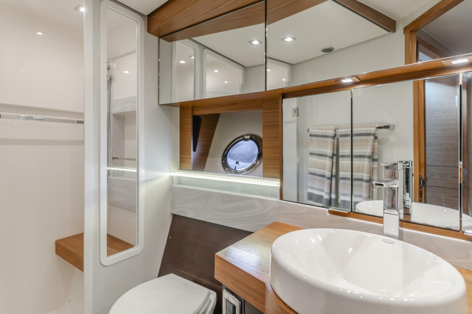 CHAPTER THREE 44ft Tiara Yachts Yacht For Sale
