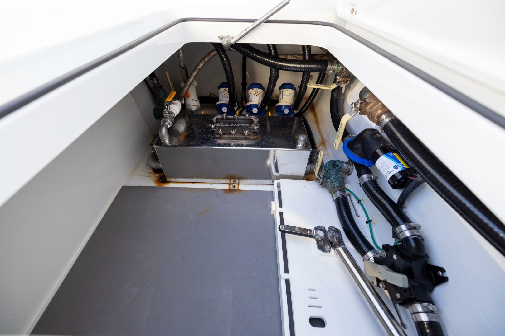 37ft Freeman Yacht For Sale