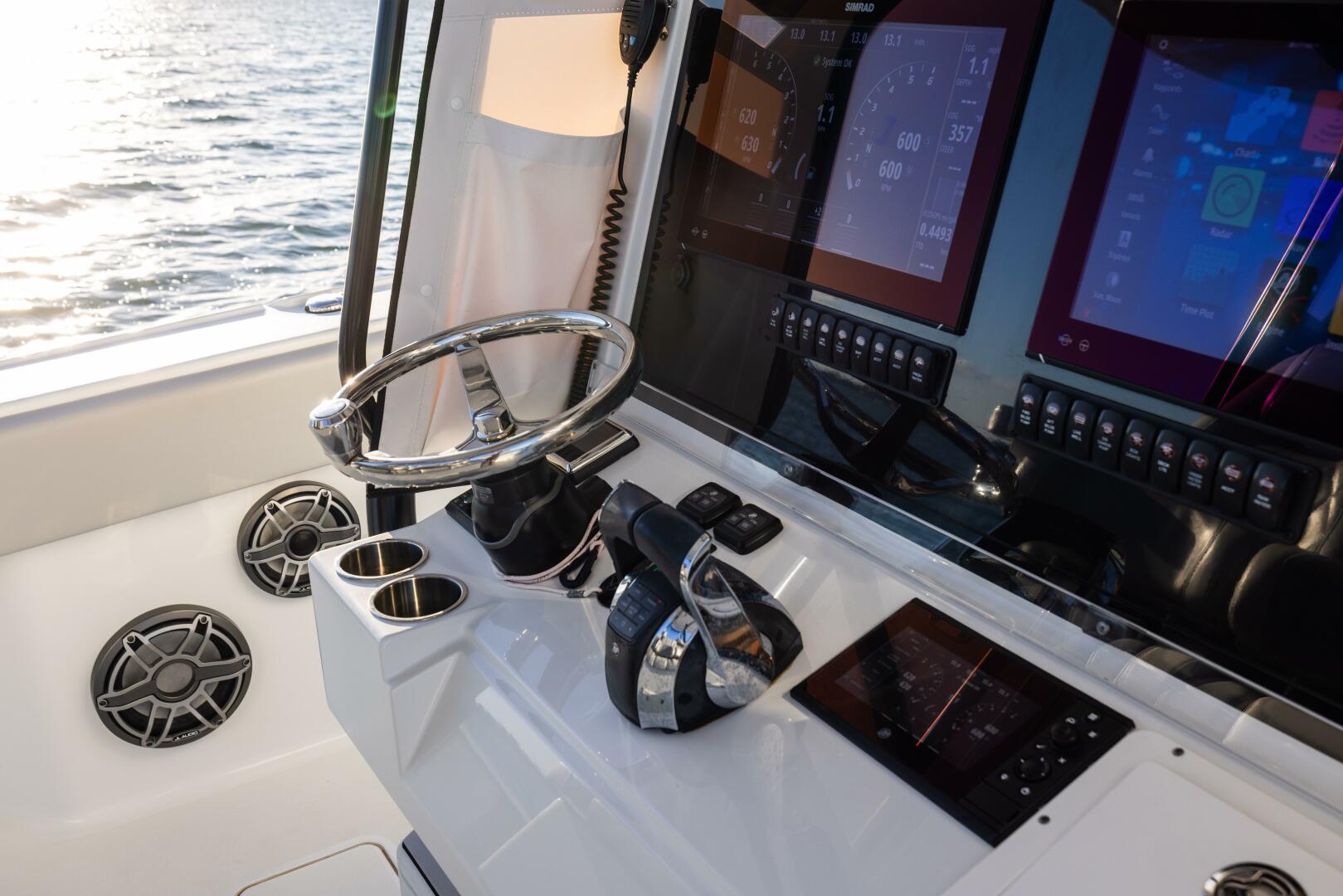 37ft Freeman Yacht For Sale