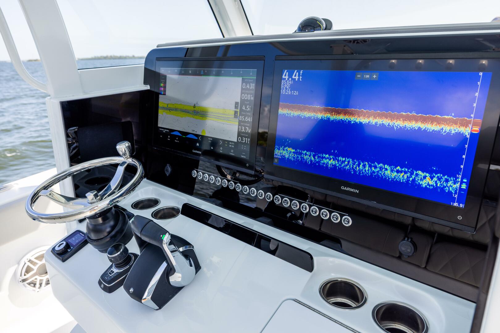 35ft Freeman Yacht For Sale