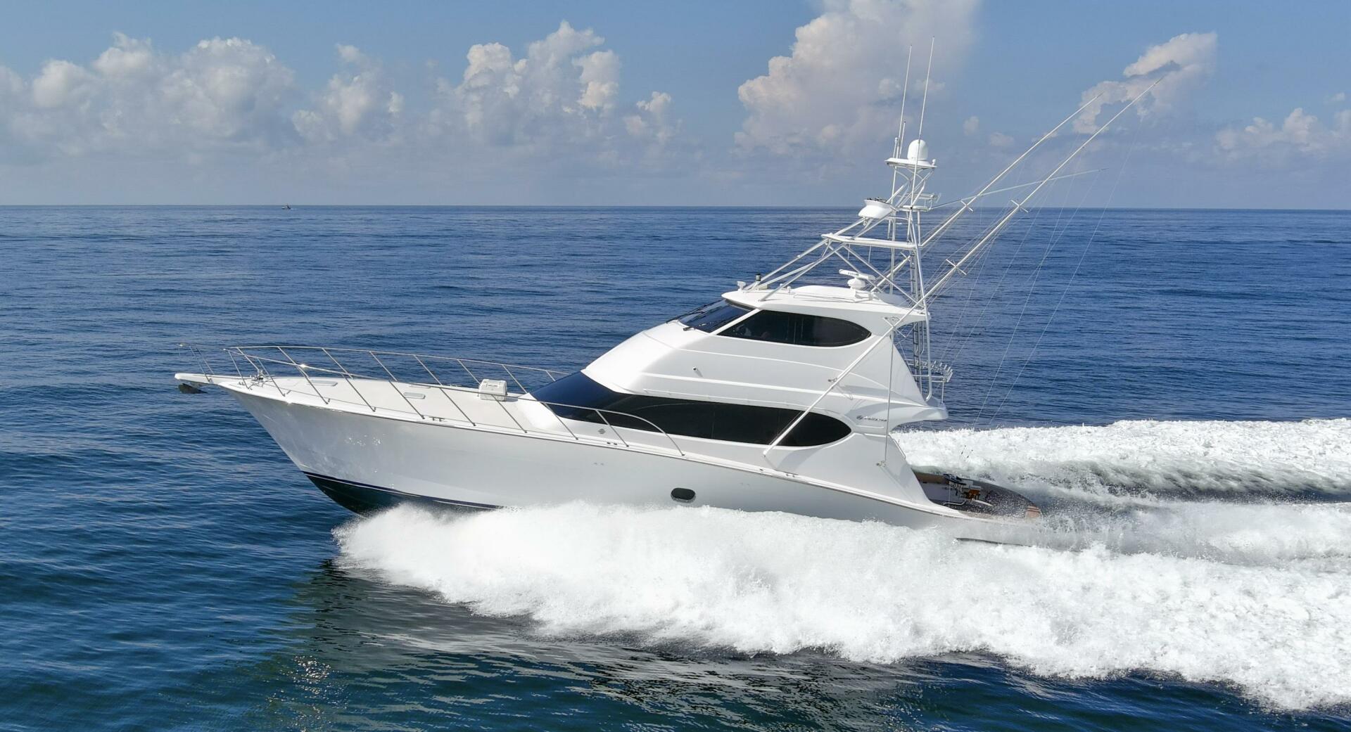2007 68 Hatteras 68 Enclosed Bridge REFUGE Running Profile (