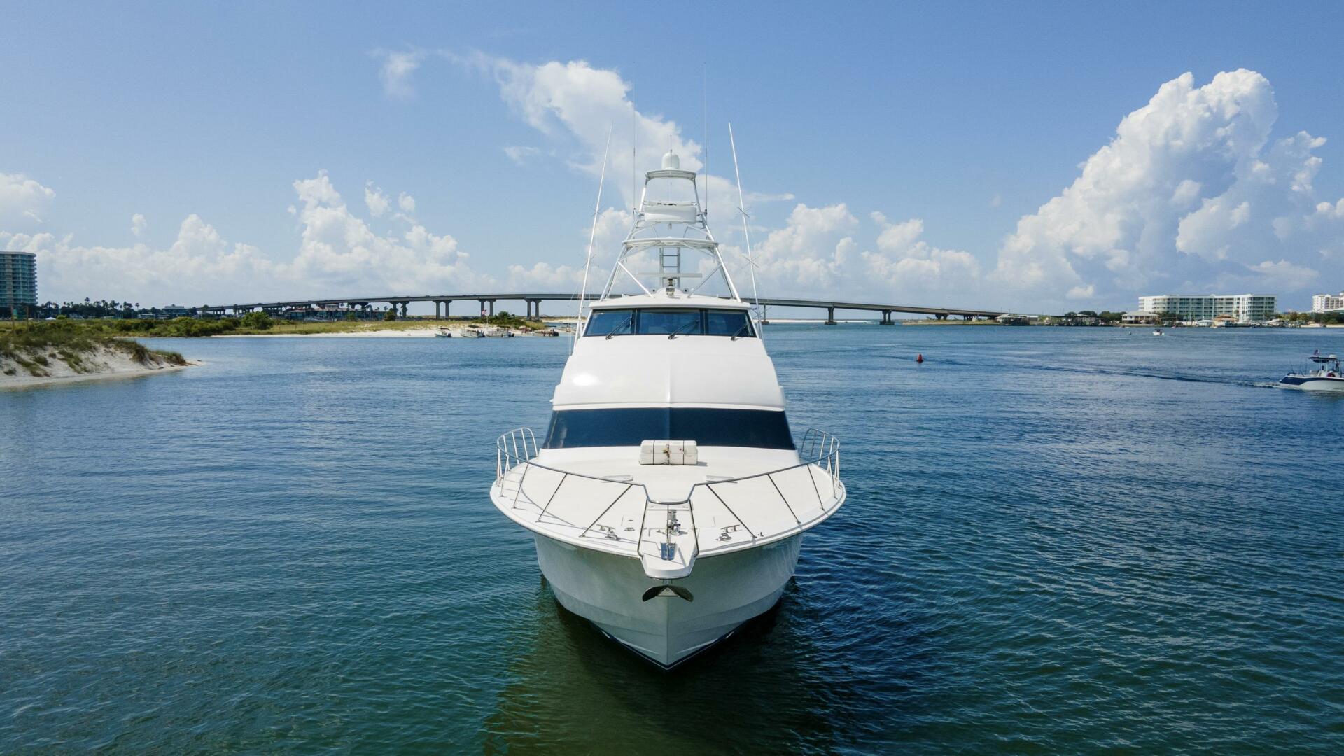2007 68 Hatteras 68 Enclosed Bridge REFUGE Bow (1)
