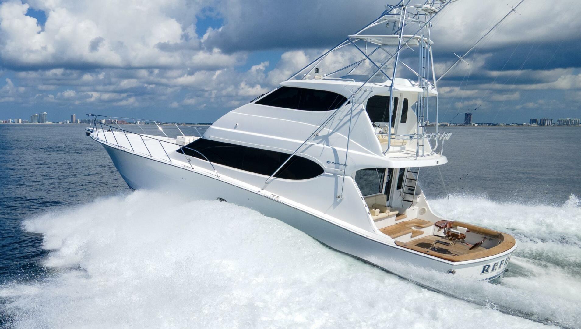 2007 68 Hatteras 68 Enclosed Bridge REFUGE Running Profile (