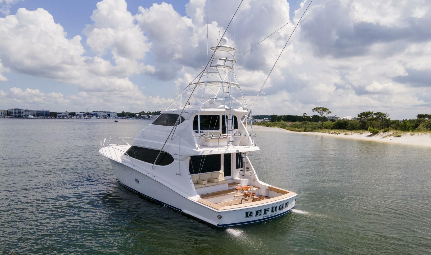 2007 68 Hatteras 68 Enclosed Bridge REFUGE Exterior Profile 
