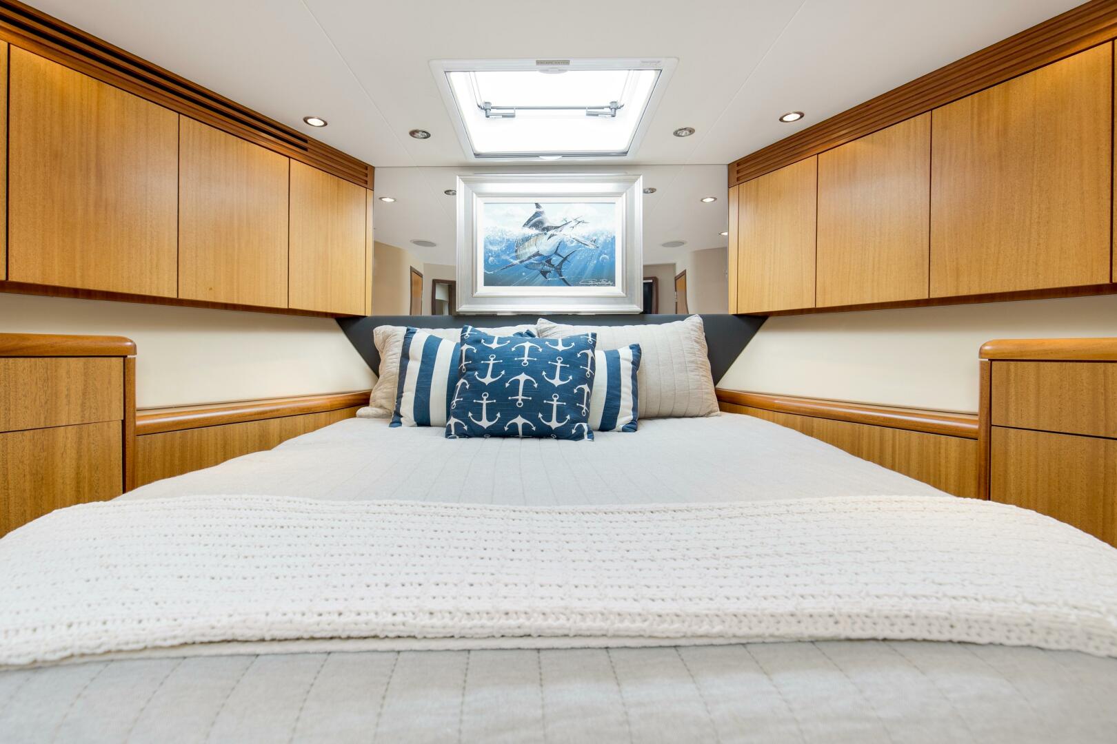 2007 68 Hatteras 68 Enclosed Bridge REFUGE Forward VIP (2)