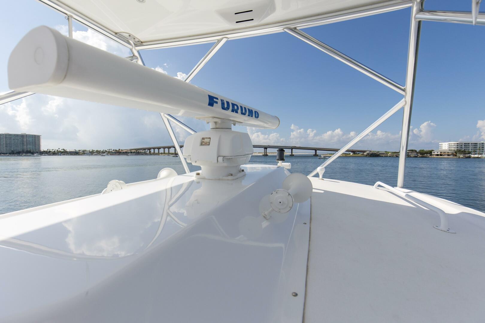 2007 68 Hatteras 68 Enclosed Bridge REFUGE Furuno Radar