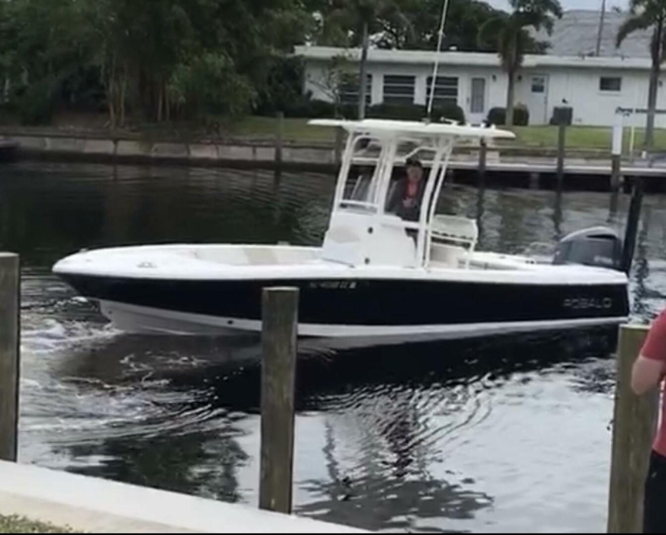 25ft Robalo Yacht For Sale